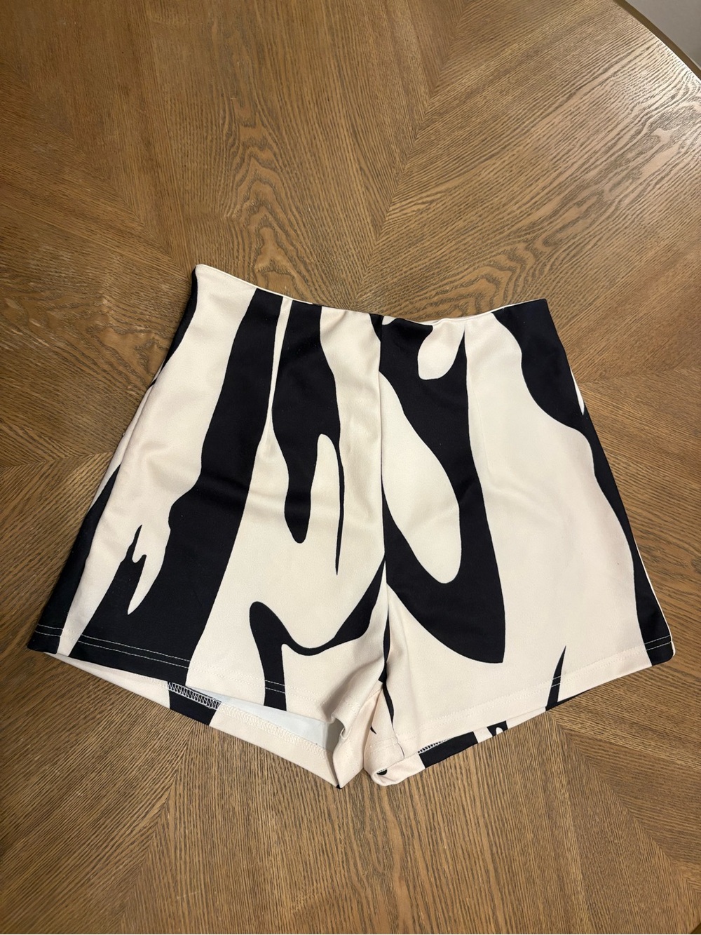 SHEIN Black & White Abstract High-Waist Women’s Shorts